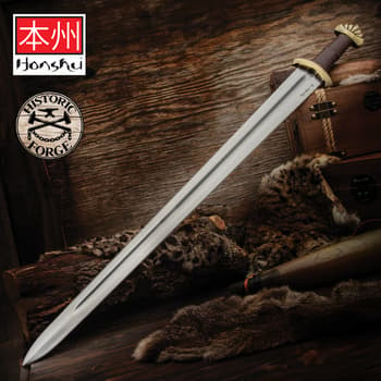 Swords, Knives & Historical Replicas