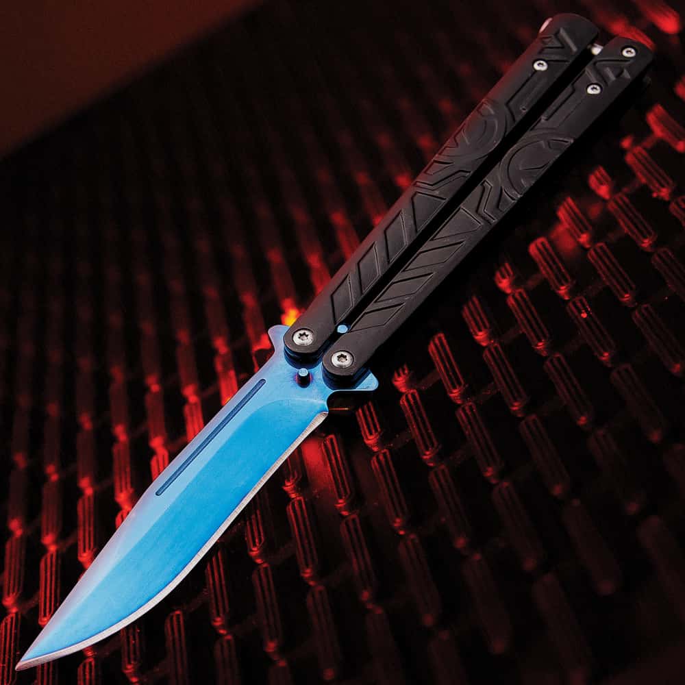 History: The Disputed Origins of the Butterfly Knife