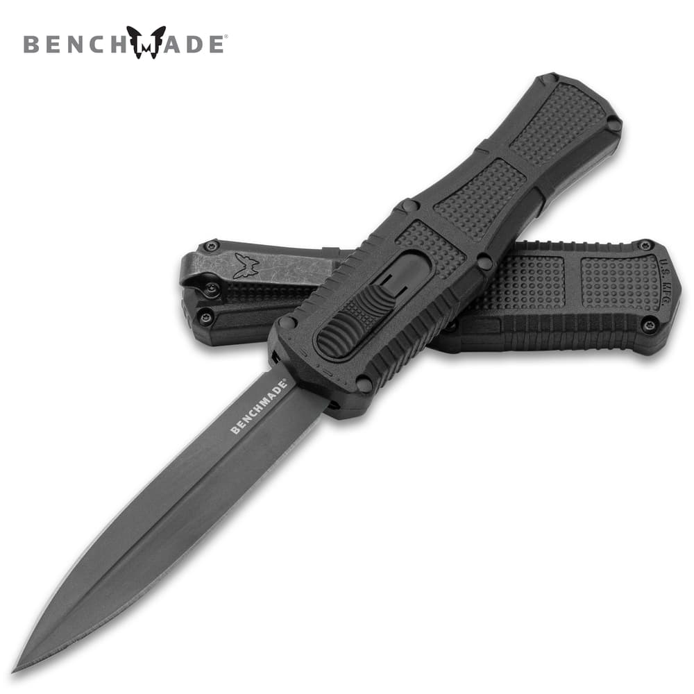 Full image of the Benchmade Claymore OTF Knife open and closed. image number 0