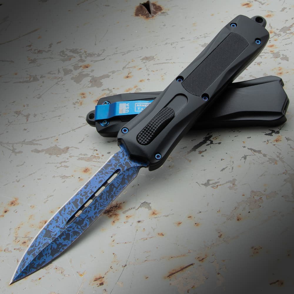 Full image of the Blue Damascus Automatic OTF Knife open and closed. image number 0