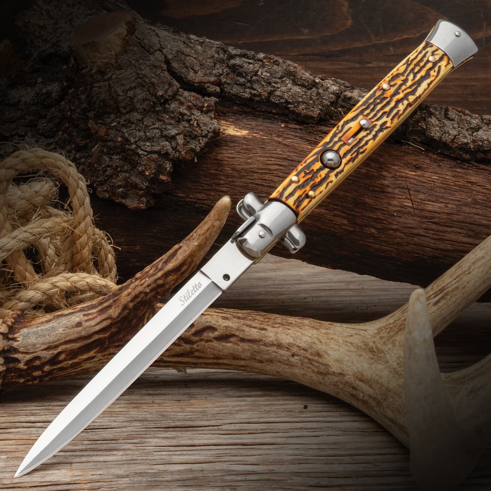 Full image of the Auto Italian Stag Stiletto Switchblade opened. image number 0