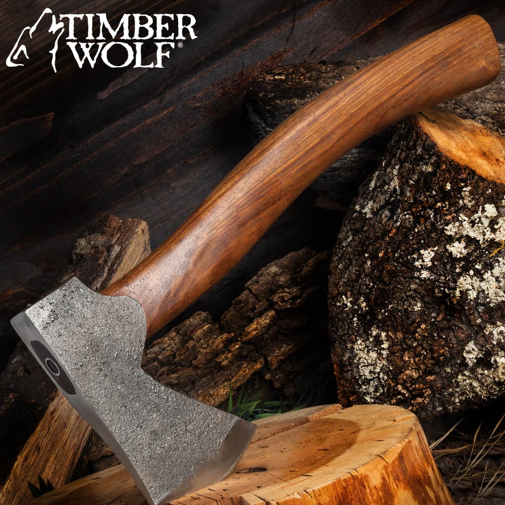 The Timber Wolf Trail Axe chops wood with ease. image number 0
