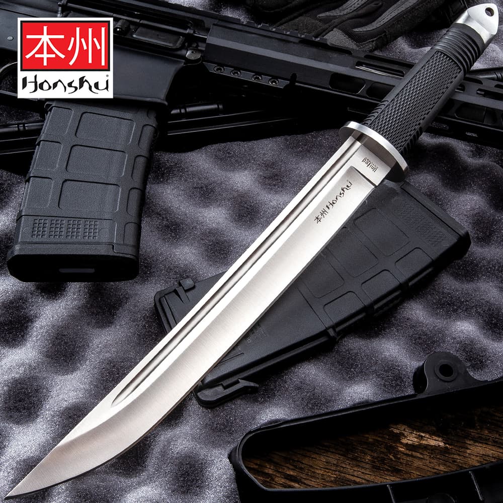 United Cutlery Honshu Tanto Knife And Leather Sheath - Stainless Steel Blade, TPR Handle, Stainless Steel Guard And Pommel image number 0
