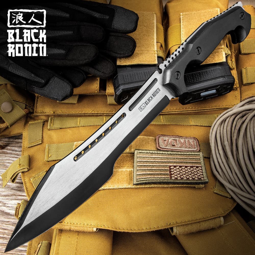 Black Ronin Stealth Machete And Sheath - Stainless Steel Blade, Black And Satin Finish, Wooden Handle - Length 16" image number 0