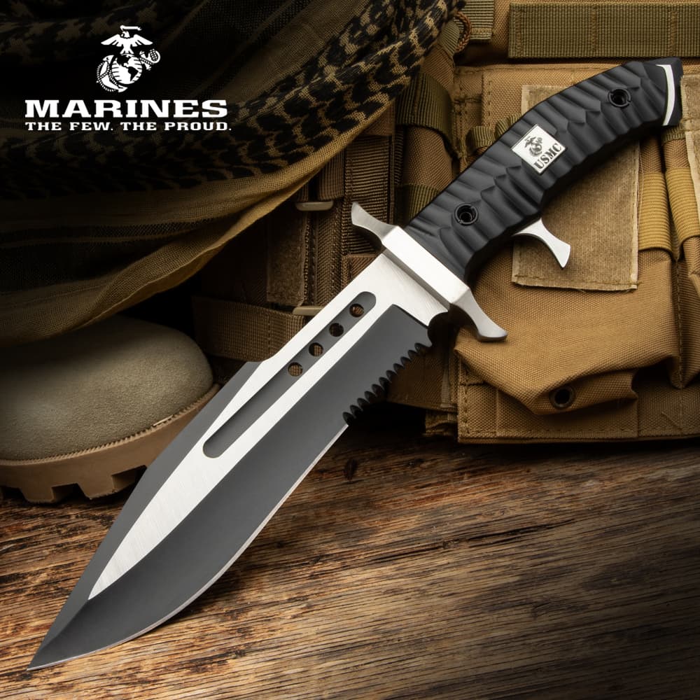 Full image of the USMC Commando Bowie. image number 0