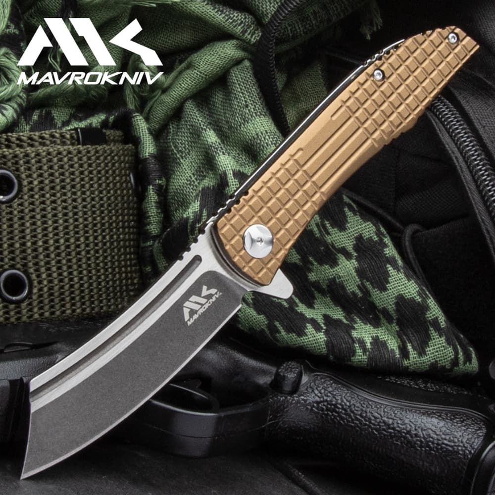 With its cutting edge ball bearing opening mechanism and premium steel blade, this knife can take and give a beating image number 0