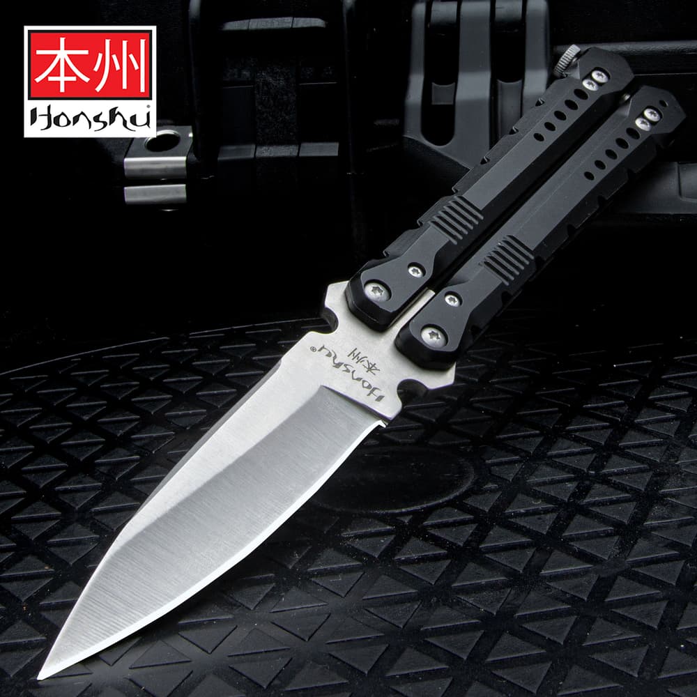 The Honshu Senjutsu Fly Butterfly Knife shown open and closed image number 0