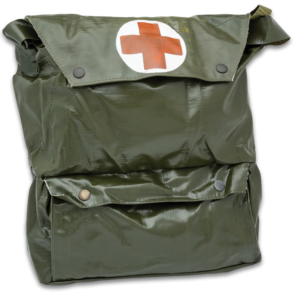 The front of the Czech Medical Bag with its Red Cross insignia image number 0