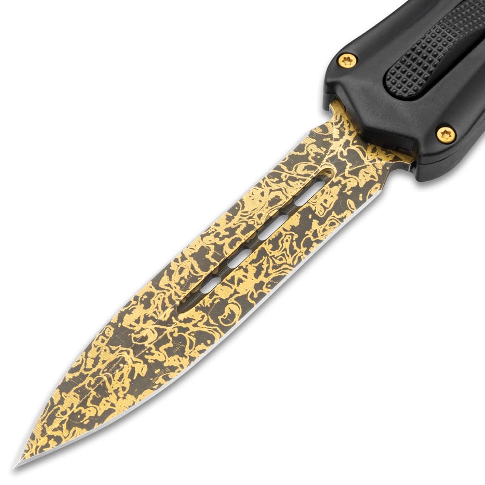 Close up image of the Damascus Automatic OTF Knife blade. image number 1