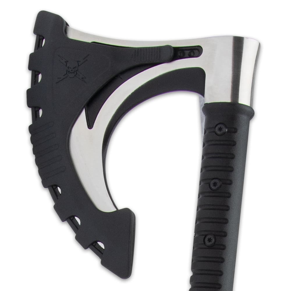 The 27 1/2” overall Viking axe comes with a protective tough, injection-molded TPU sheath that snaps onto the blade image number 1