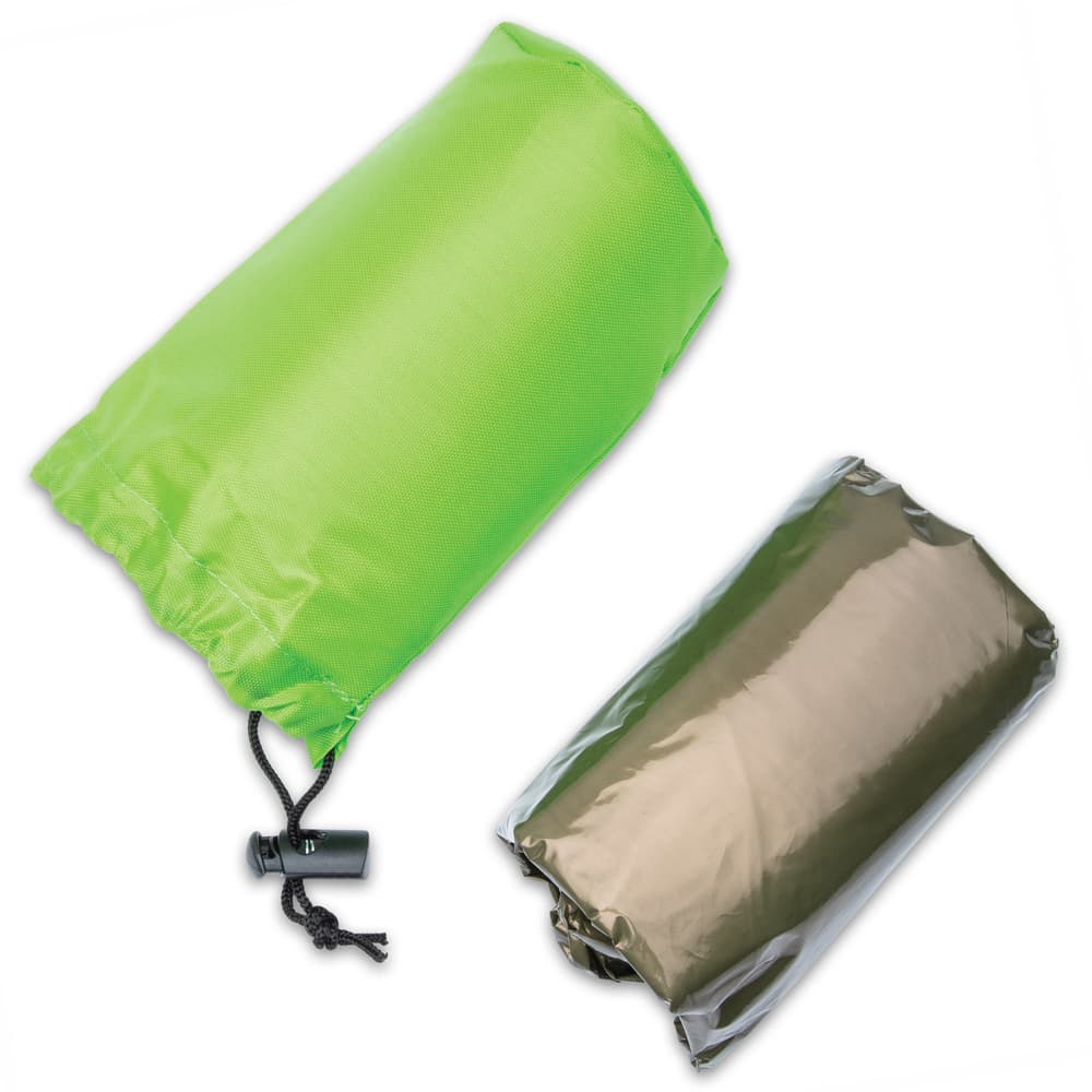 The reusable, emergency sleeping bag’s overall dimensions are 7’x3’ and packs neatly into a nylon carry pouch image number 1