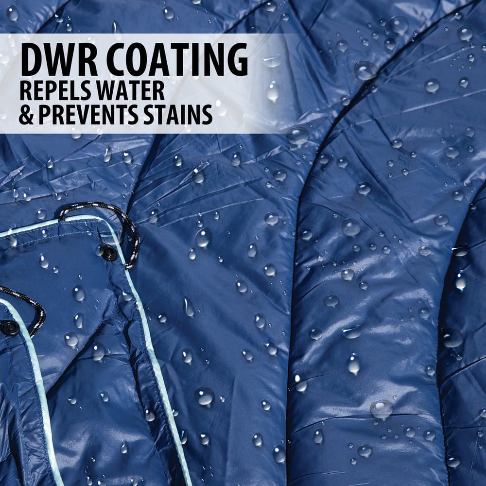 Close up image of the PolyNylon Oasis Camping Blanket showing the DWR Coating. image number 1