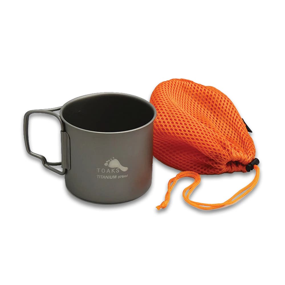 The camping cup comes with a mesh sack for storage. image number 1