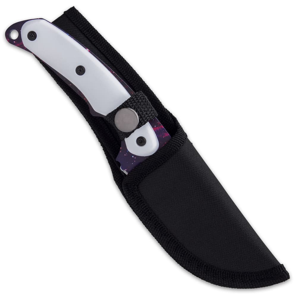 The survival knife comes in a sturdy TPU leg and belt sheath and the throwing knives come in a tough nylon belt sheath image number 1