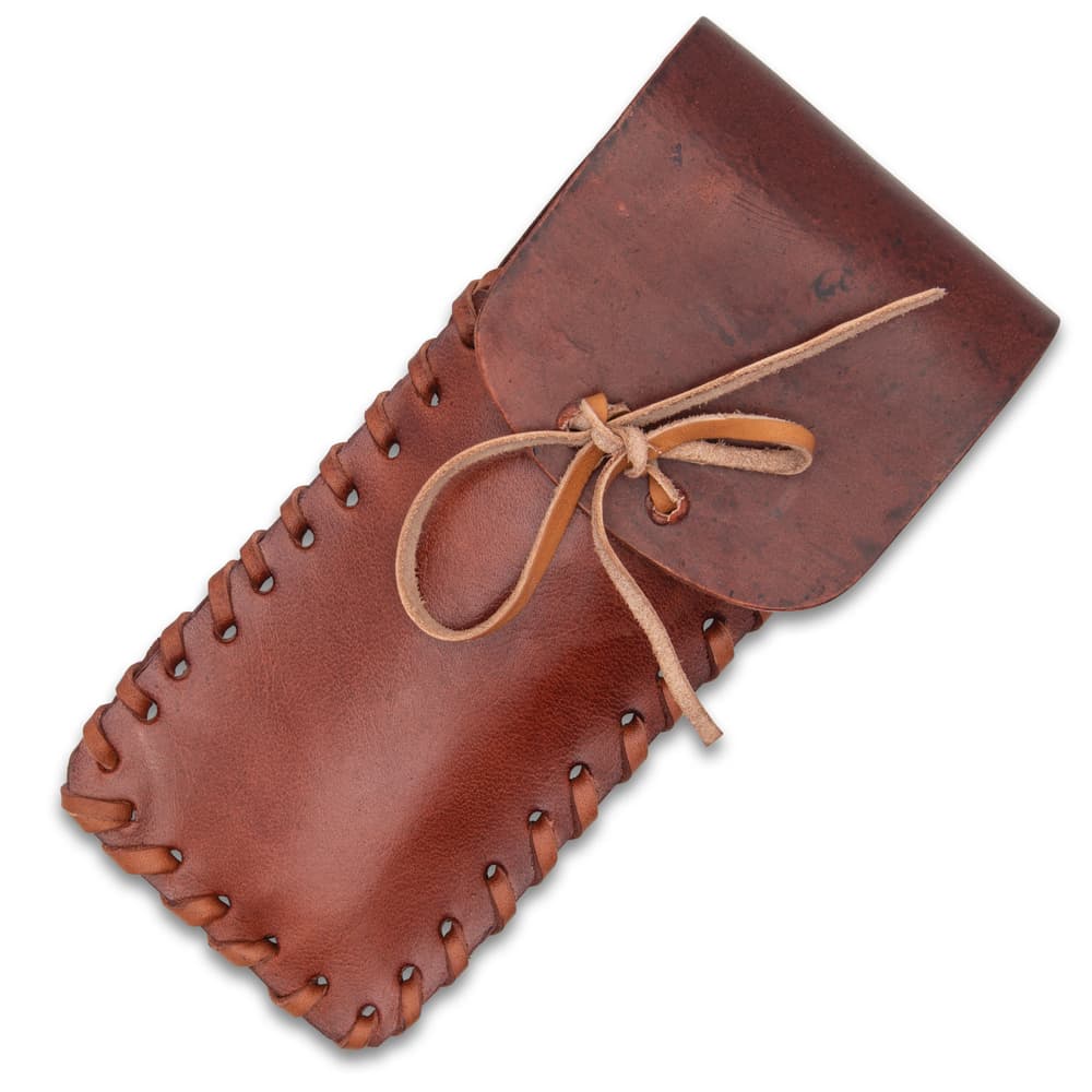 The set can be stored and carried in a leather pouch. image number 1