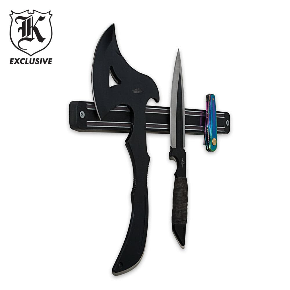 The Knife Display Magnet will hold a variety of items. image number 1