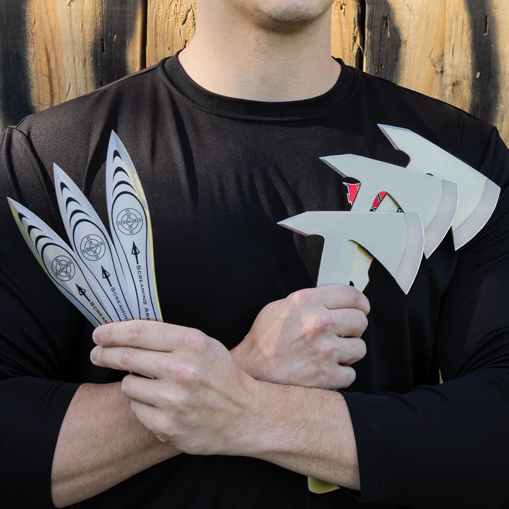 You’re also getting a three-piece set of the Screaming Arrow Throwing Knives image number 2