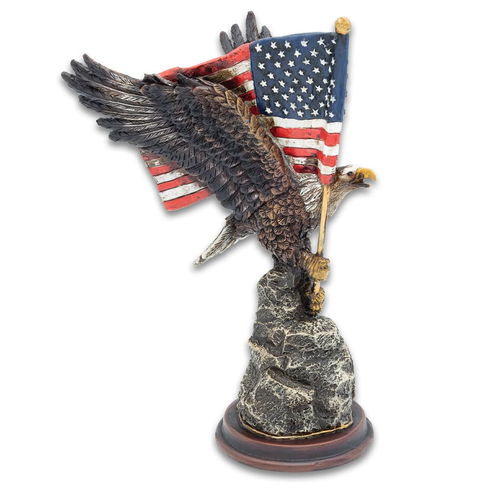 A view of the eagle statue in profile image number 2