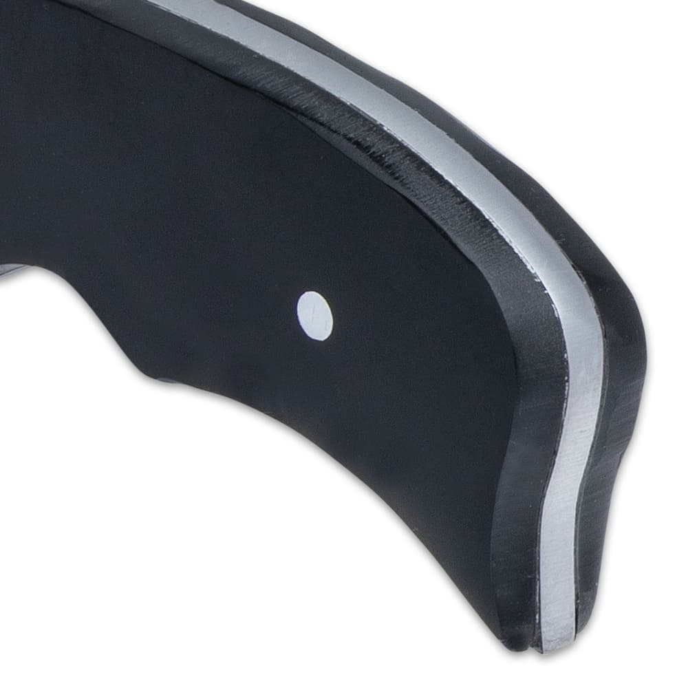 The black bone handle scales are attached to the tang with stainless steel pins and are finger-grooved to provide a slip-free grip image number 2