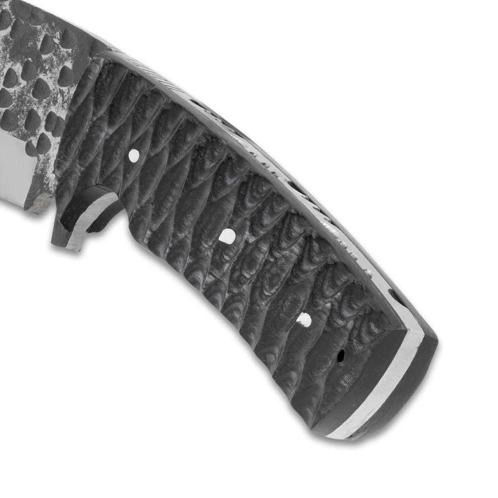 The textured handle scales image number 2