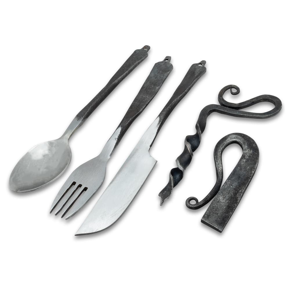 All of the utensils in the set shown image number 2