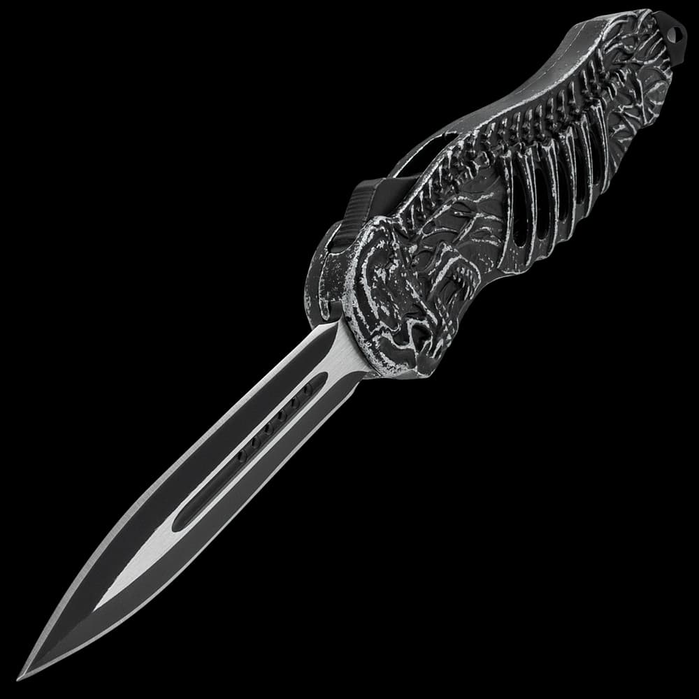 The spear point blade image number 3