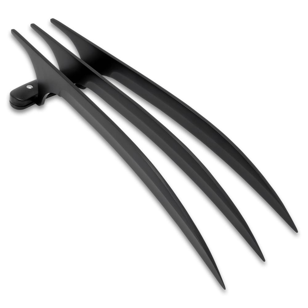 The Black Wolverine Claw is massive with 10” 3Cr13 stainless steel blades. image number 3