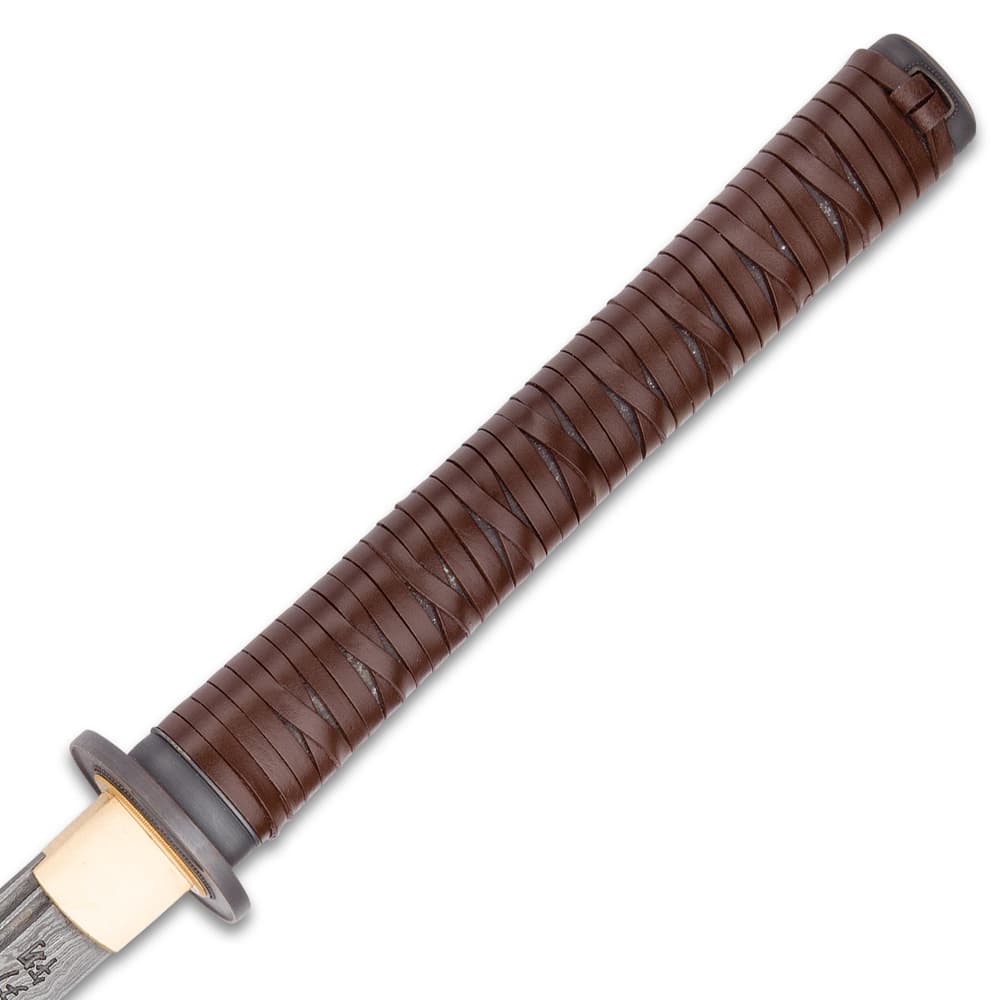 The handle is wrapped with genuine leather for grip. image number 3