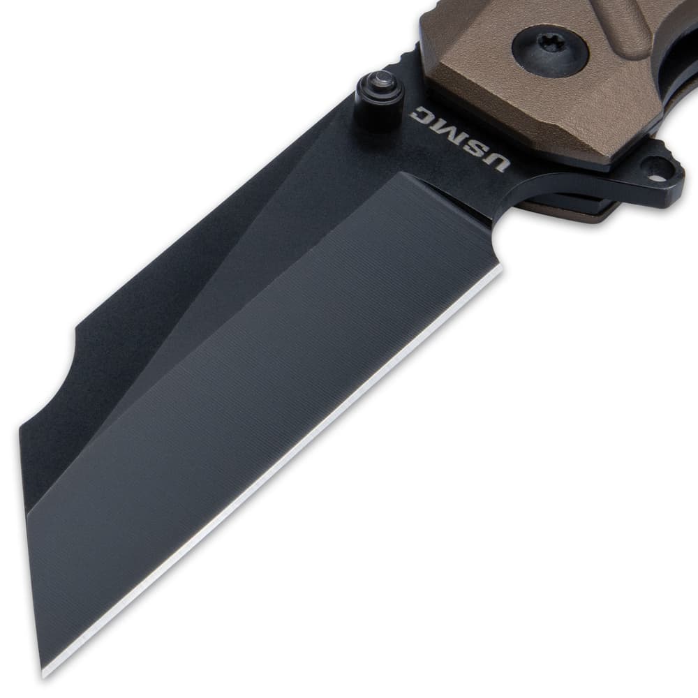 It has a 3 1/4”, black 3Cr13 stainless steel blade that can be deployed with a thumbstud or flipper using assisted opening image number 4