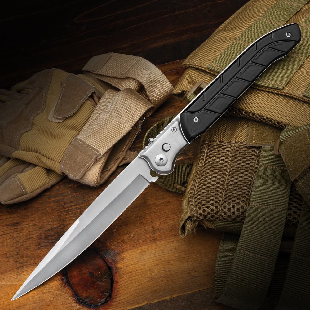 The Black Aluminum Automatic Knife shown fully deployed image number 0