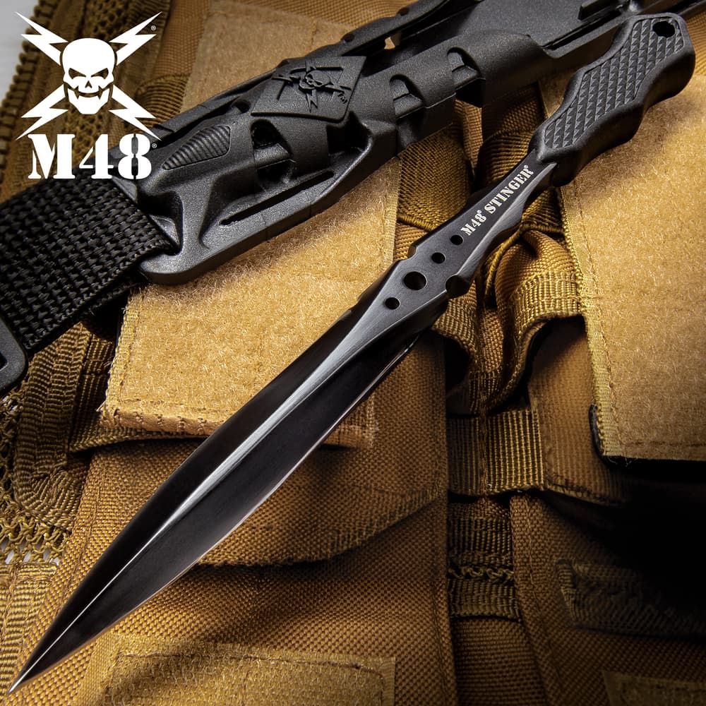 M48 Stinger Urban Dagger Black With Harness Sheath image number 0