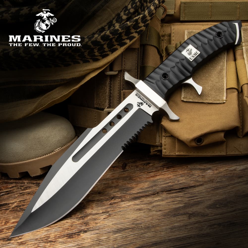 Full image of the USMC Commando Bowie. image number 0