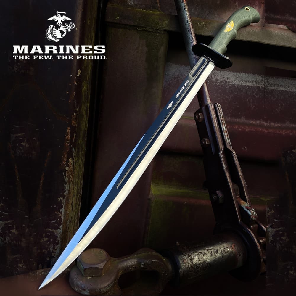 The USMC Marine Recon Sword in and out of its scabbard image number 0