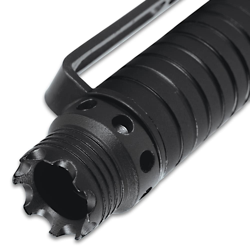close-up-black-tactical-pen-