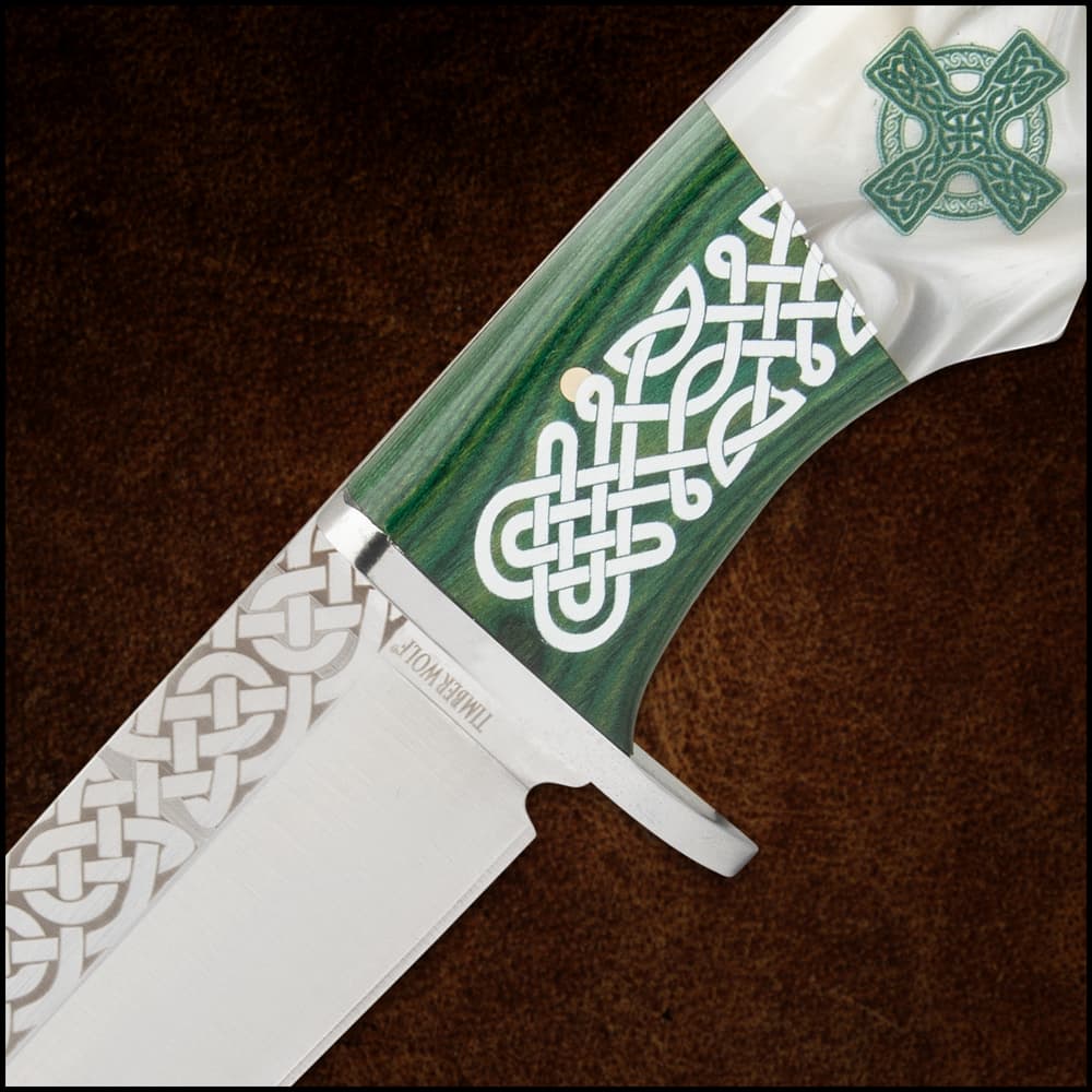 (未使用･未開封品)　Abred (Breton Celtic Folk) lok26k6 Timber Wolf Celtic Legend Knife | Includes Nylon Sheath
