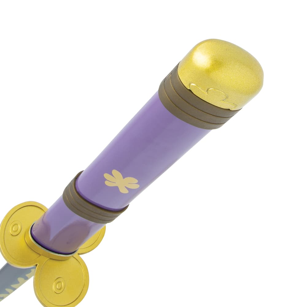 A close-up of the handle and pommel image number 2