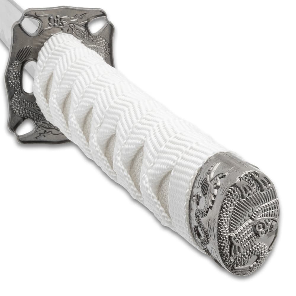 katana-handle-detail-white-