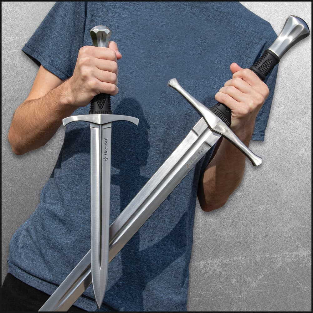 The Honshu Broadsword and Quillon Set shown in hand image number 3