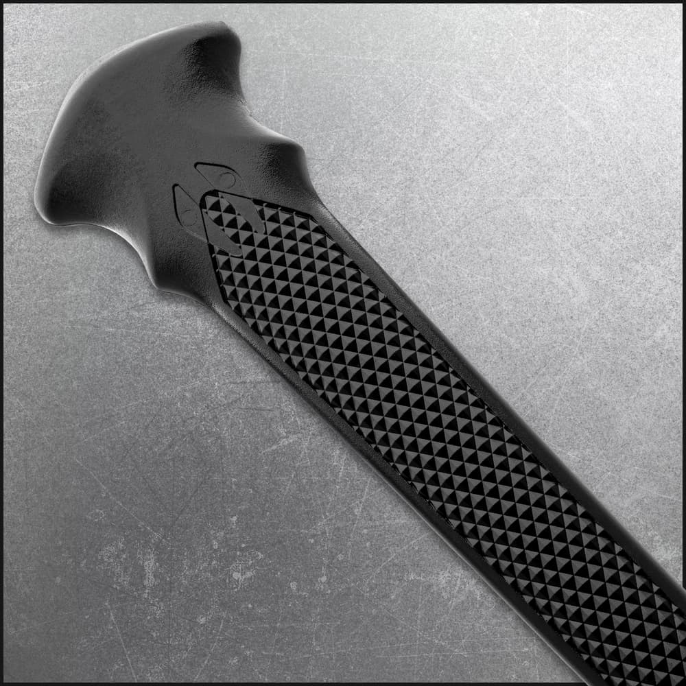 Full image of the Executioner Axe in its cover. image number 4