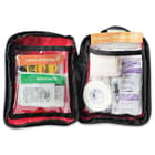 With supplies organized into injury-specific pockets and instruction cards, anyone can give fast and effective first aid