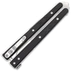 It has lightweight, structured black G10 handle scales and it features a stainless steel clip