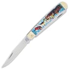 The trapper knife has two sharp 440 stainless steel blades with nail nicks for easy opening and the classic Kissing Crane logo