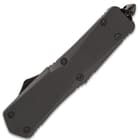 The black metal handle is made of high-quality metal alloy with deployment button on the spine.