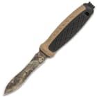 It has a 4 1/4”, razor-sharp 3Cr13 stainless steel blade, which has been 3D printed with a camouflage pattern
