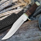 Boar Hunter Skinning Knife And Sheath