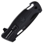 The everyday carry has a closed length of 4 3/4” and the black stainless steel pocket clip offers convenient carry