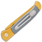 A look at the pocket clip on the knife