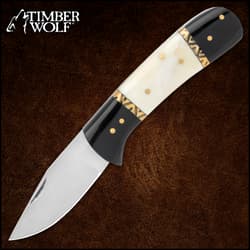 A veiw of the Timber Wolf Dodge City Pocket Knife fully-extended and in case