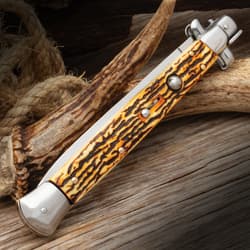 Full image of the Italian Stag Stiletto Switchblade closed.