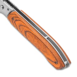 A detailed look at the pakkawood handle